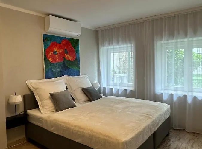 Holiday Home Wiesbaden *